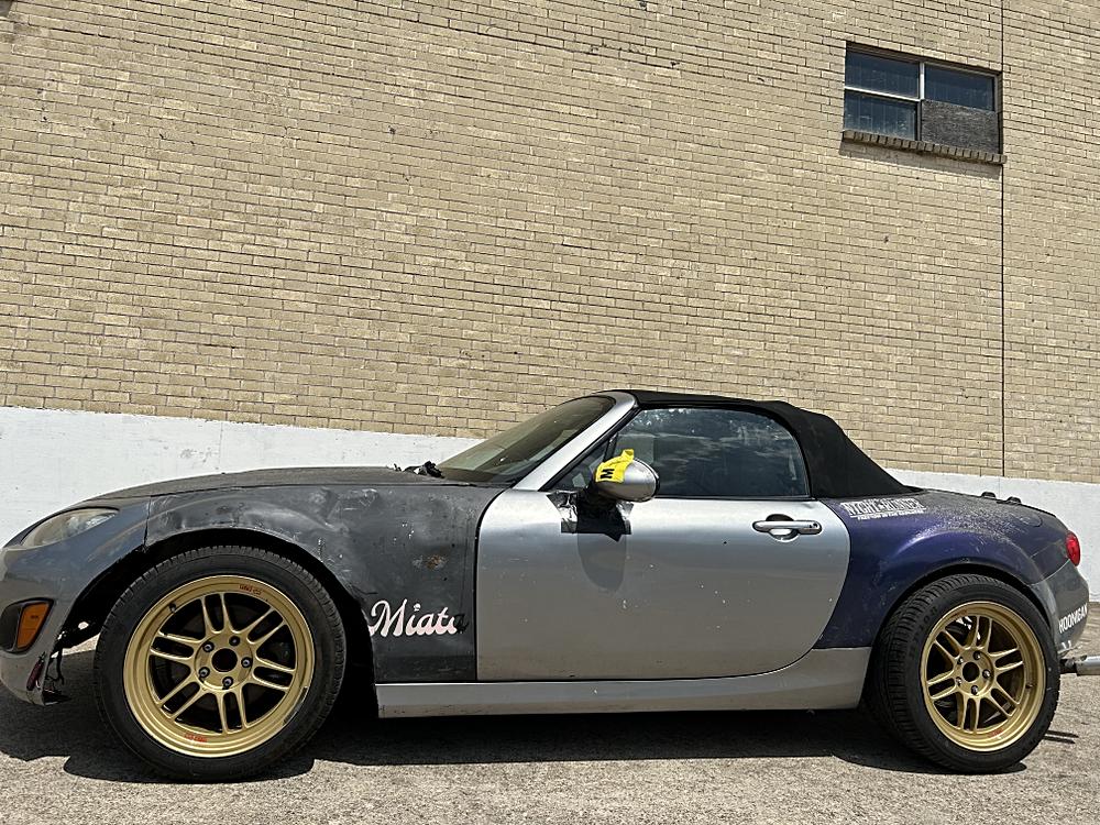 mazda mx-5 miata 2011 JM1NC2NF8B0214775 image mazda mx-5 miata 2011 JM1NC2NF8B0214775 image
